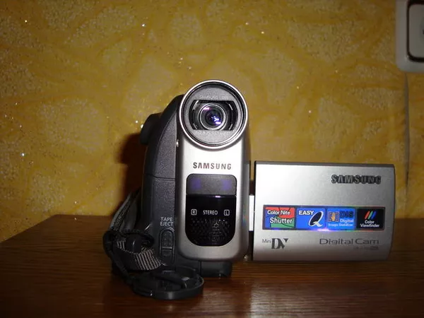Цифровая видеокамера Самсунг VP-D361i mini-DV